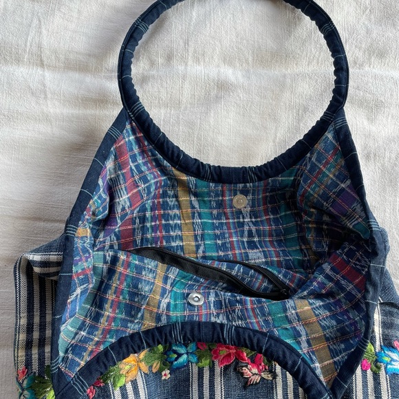 Large embroidered tote bag from Mexico - Picture 2 of 3